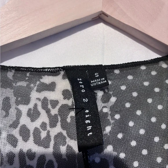 Zero 2 eight Black and tan Patterned op bed cardigan size small - Picture 3 of 8